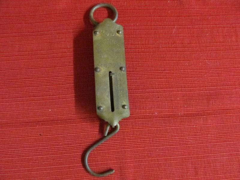 lot 32 image: Chatillons Balance scale