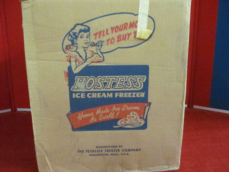 lot 44 image: Peerless ice cream maker