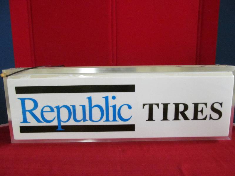 lot 47 image: Republic Tires lighted sign