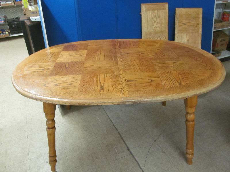 lot 48 image: table