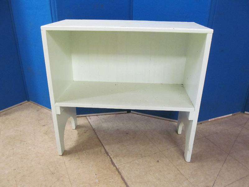 lot 53 image: book shelf