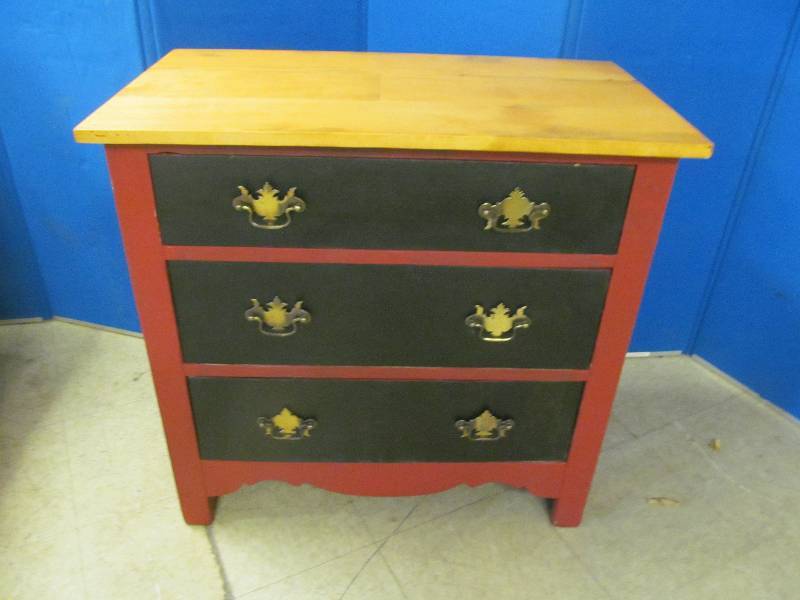 lot 58 image: dresser