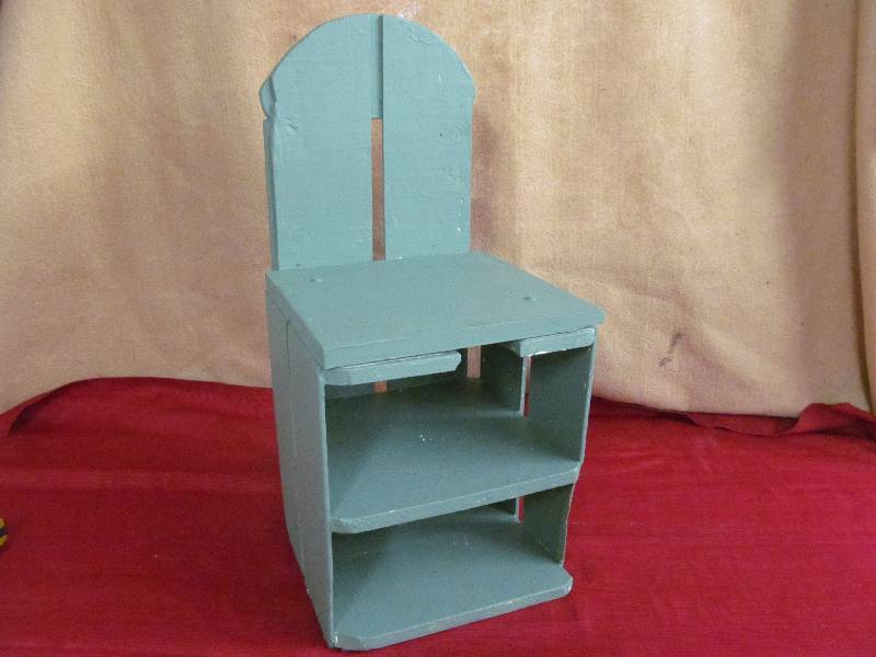 lot 64 image: garden bench