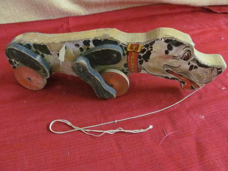 lot 72 image: vintage pull toy