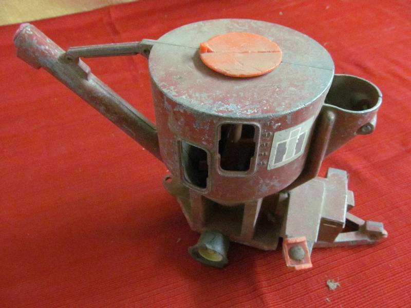 lot 73 image: International Harvester feed grinder toy