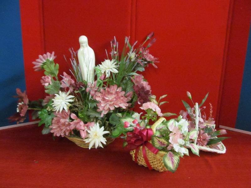 lot 84 image: flowers