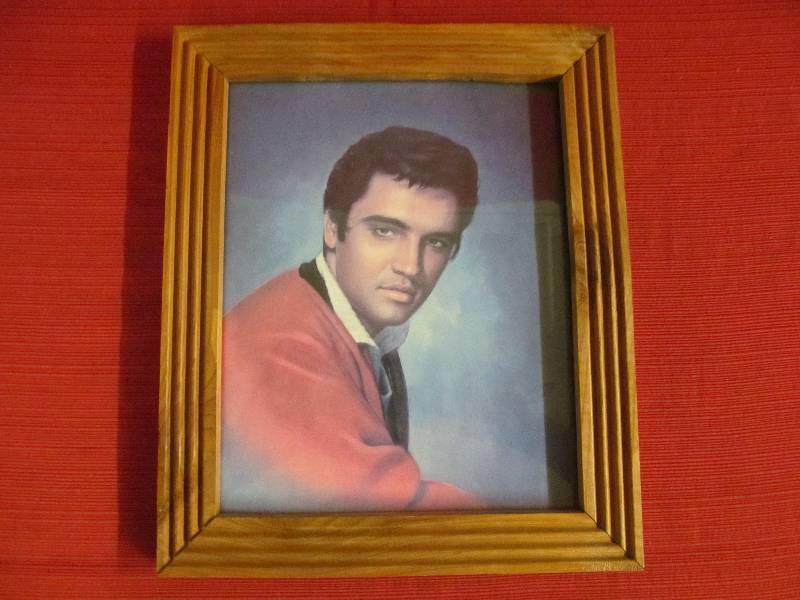 lot 88 image: Elvis picture