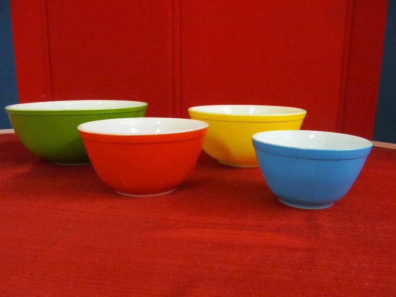 lot 106 image: Mixing Bowls