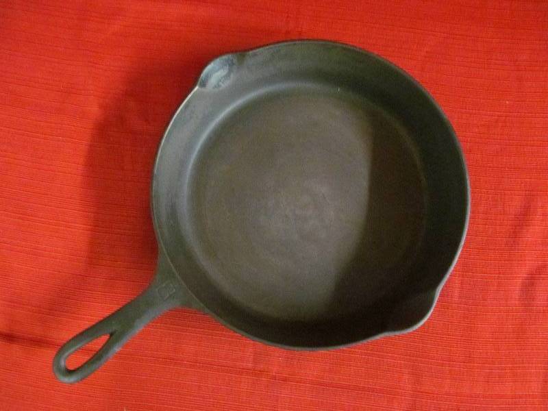 lot 107 image: Fry Pan