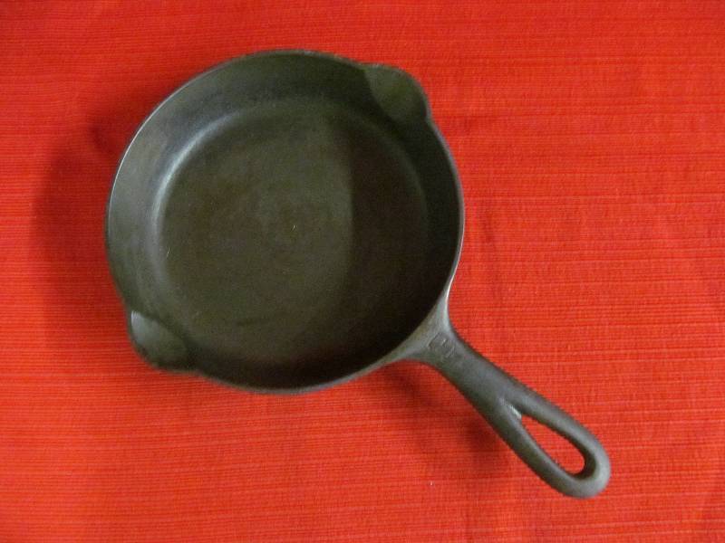 lot 108 image: Fry Pan
