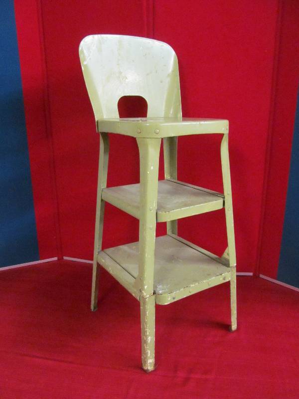 lot 112 image: Step Stool