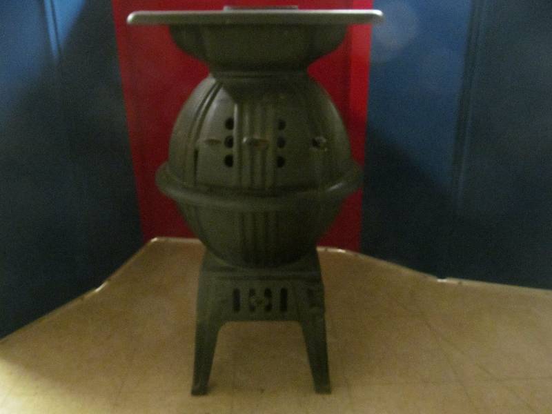 lot 118 image: Cook Stove