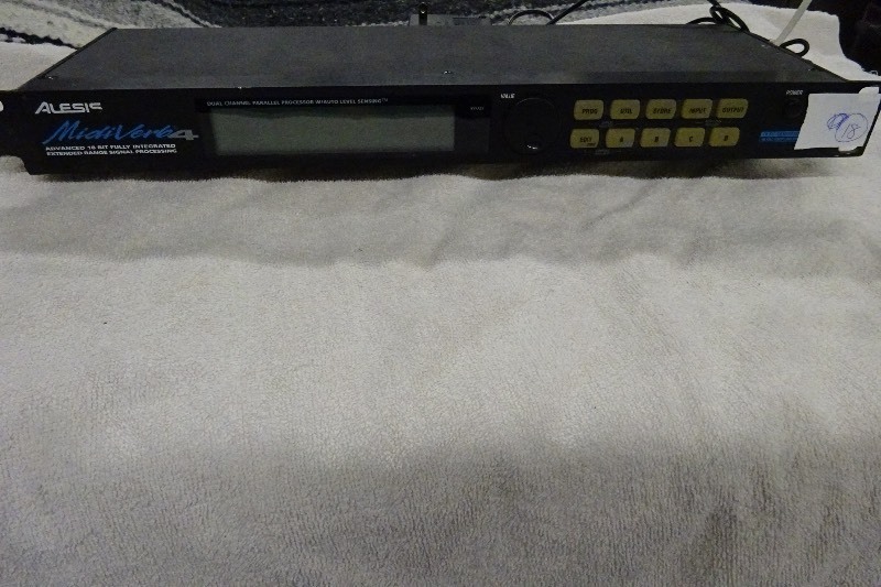 lot 18 image: Alesis Mediverb 4