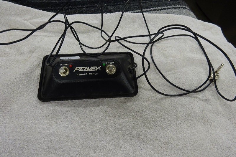 lot 21 image: Vintage Peavey remote Two Button Foot Switch