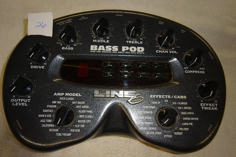 lot 26 image: Line 6 POD original guitar amp emulatordirect box