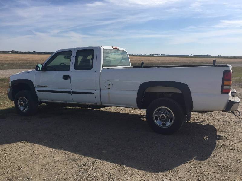 2004 GMC EXT CAB 2500 HD