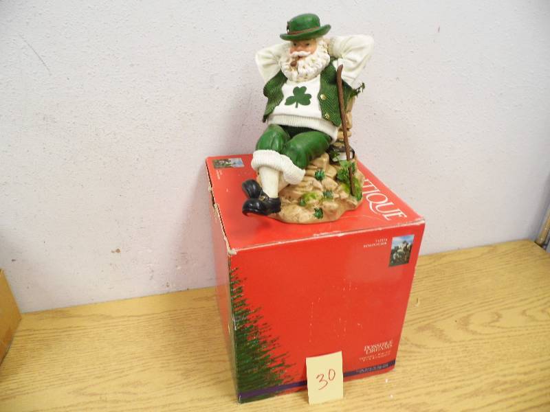 Clothtique Santa - Musical