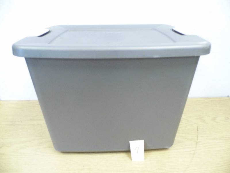 Sterilite Tote