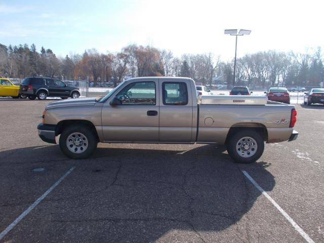 lot 1 image: 2006 Chevrolet 1500 Ext Cab 4WD WT