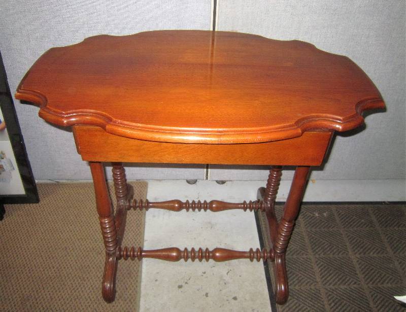 HALL TABLE WITH DRAWER