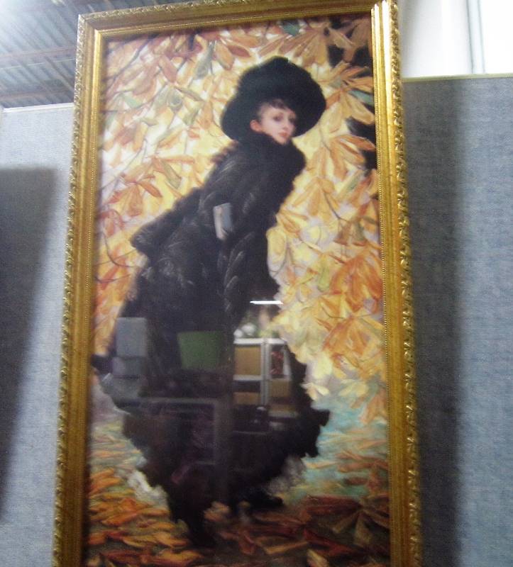 VICTORIAN LADY IN BLACK PICTURE