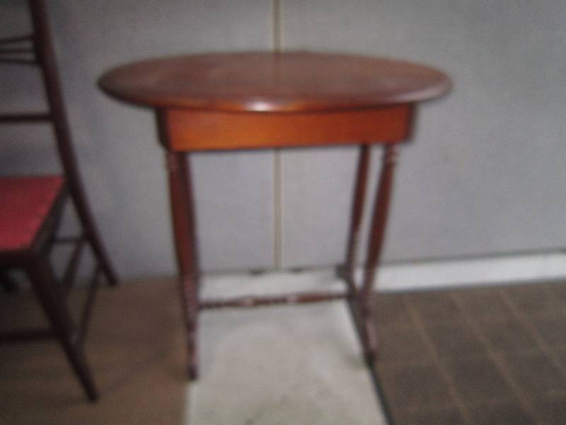 OCCASIONAL TABLE WITH DRAWER