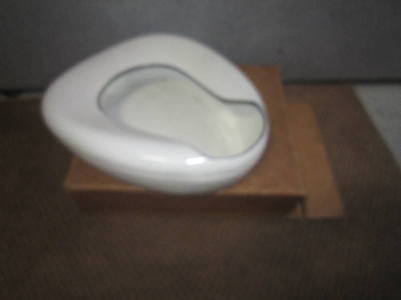 PORCELAIN BED PAN