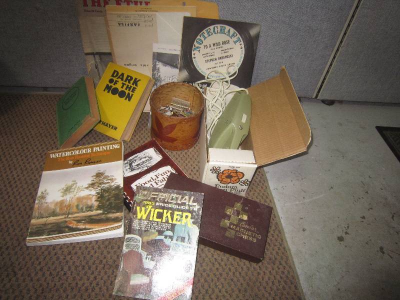 LOT-PINKING SHEARS, SHEET MUSIC, BOOKS, COLLECTIBLE MATCHES