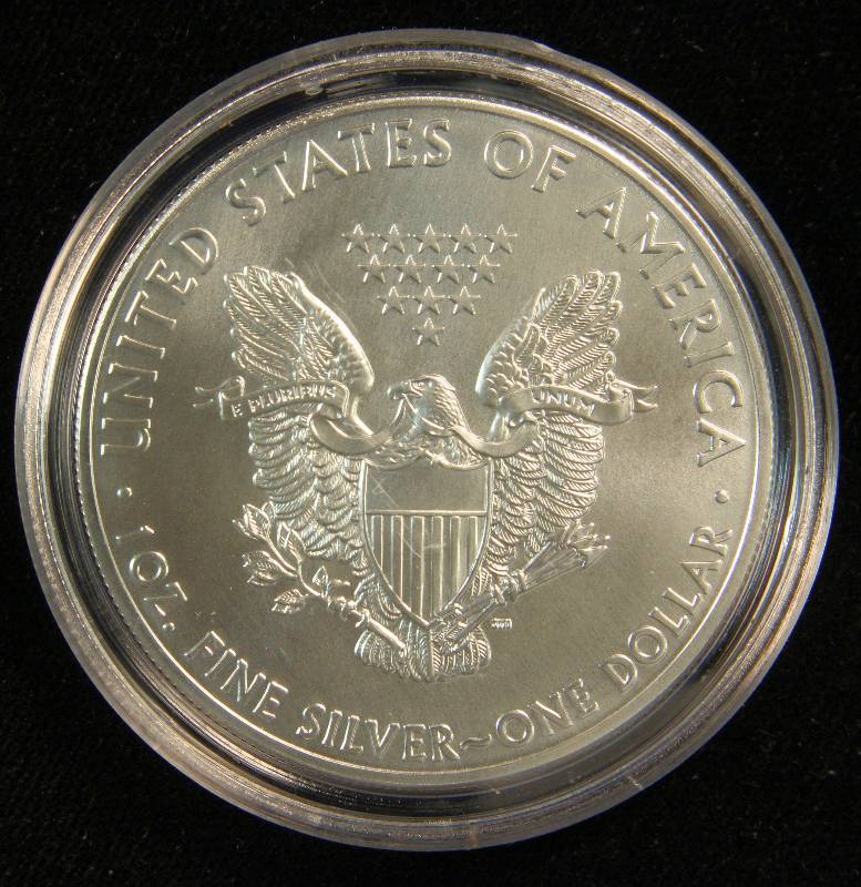 2015 AMERICAN SILVER EAGLE 1 TROY OZ. .999 FINE SILVER DOLLAR IN AIRTITE CAPSULE
