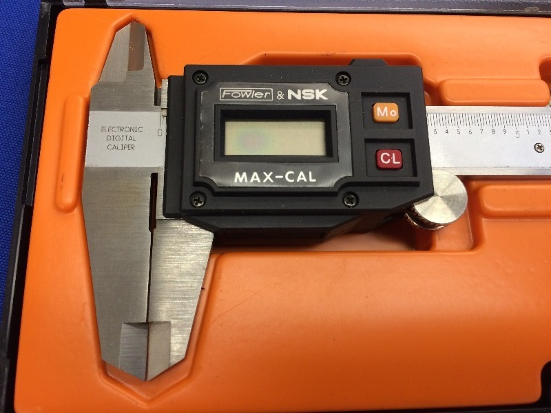 Precision Measuring Tool (Digital Caliper)