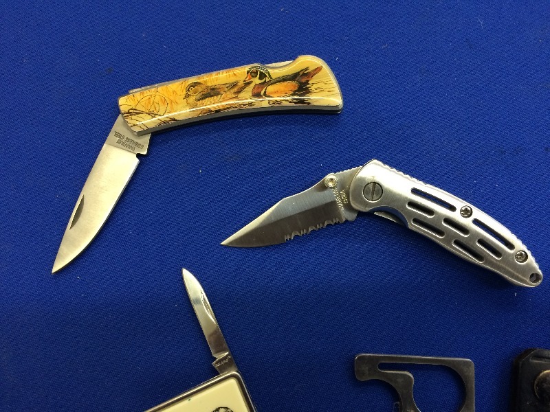 Collectors Knives  Lot of 4