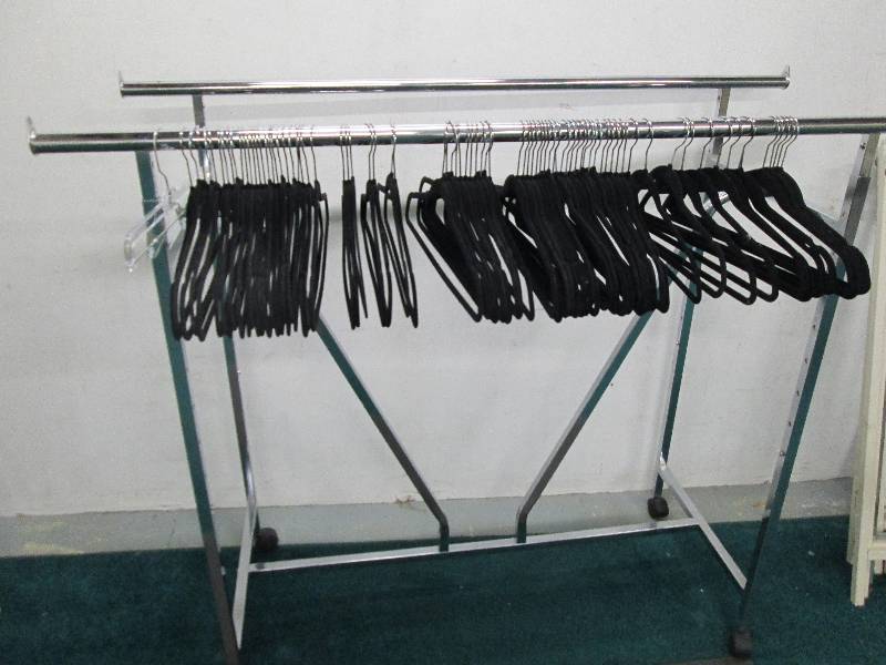 5 foot clothes rack with velvety no...