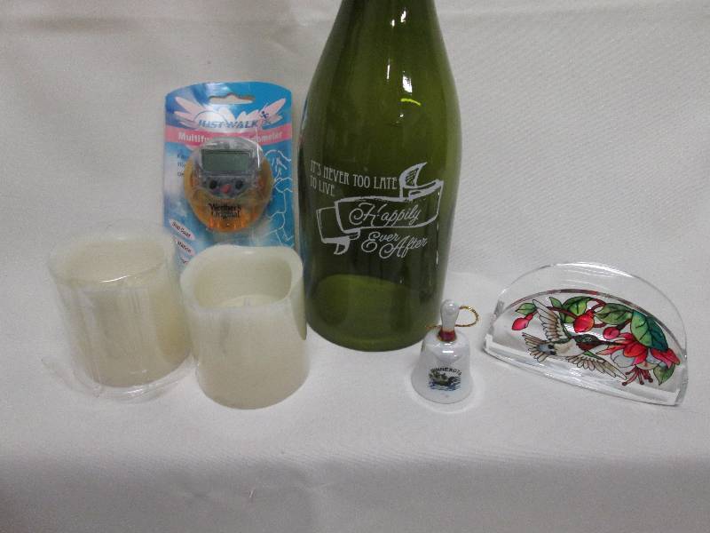 Assorted lot 2 battery votives, Mi...