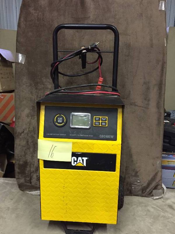 CAT 40 Amp Wheel Charger with 110 Amp Engine Start