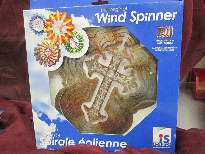 Golden Cross wind spinner...