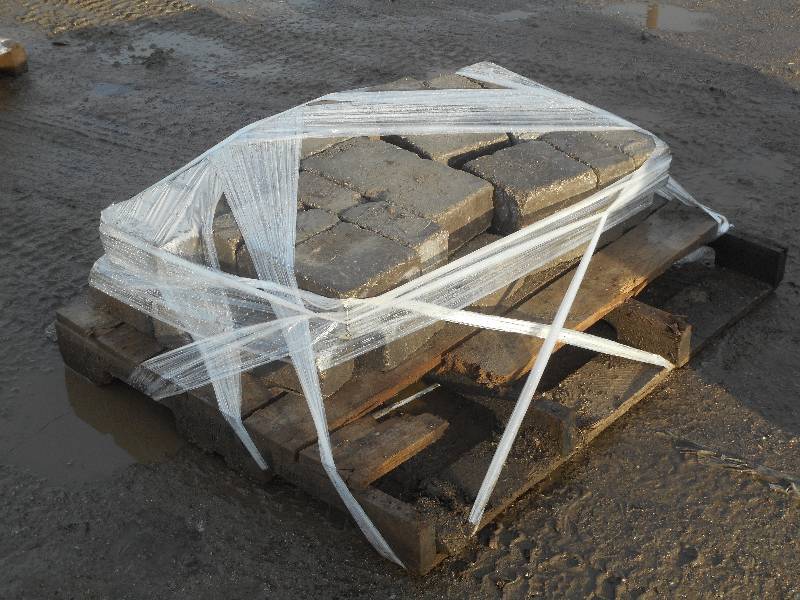 (1) Pallet Of Tumbled 4 Thick Pave...