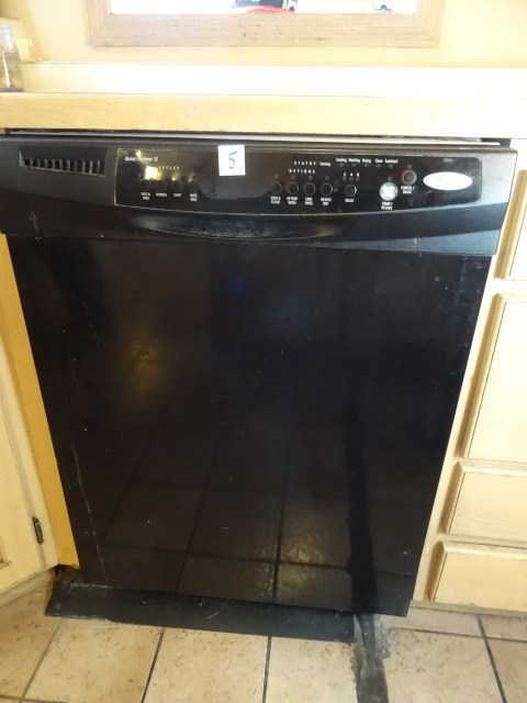lot 5 image: Whirlpool Dishwasher Quit Partner II