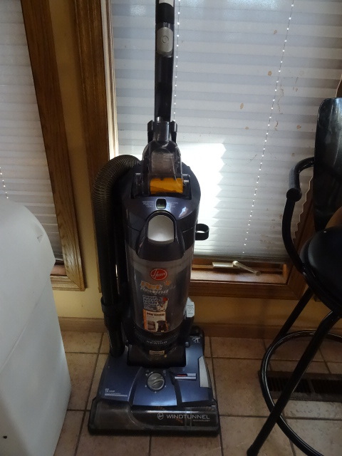lot 20 image: Vacuum Hoover Wind tunnel Tech