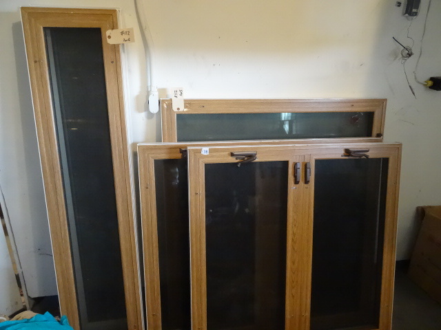 lot 38 image: Window SET Crank out VERY nice condition