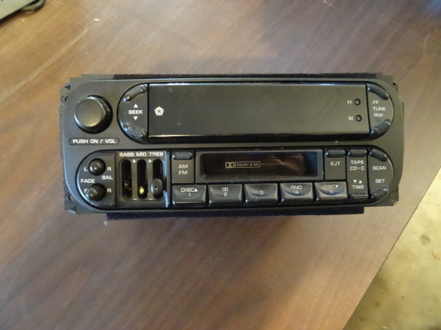 lot 91 image: Chrysler Tape player from LHS