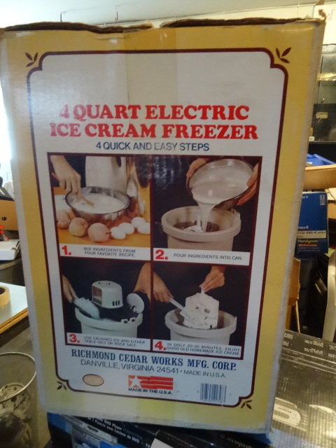 lot 111 image: Electric Ice cream Freezer Model 71 4 quart