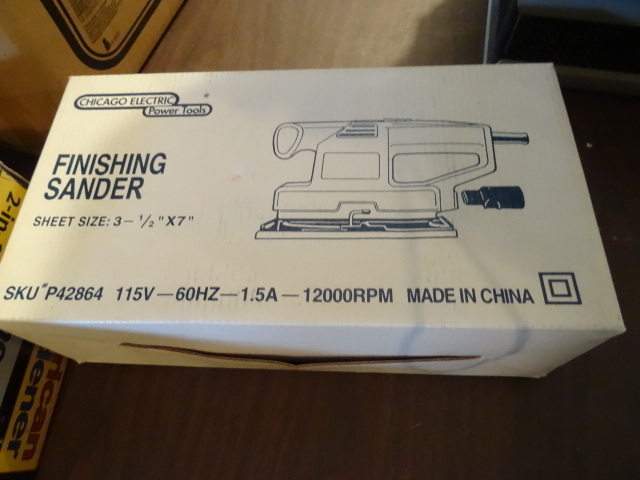 lot 122 image: Finishing Sander From chicago Electric power tool