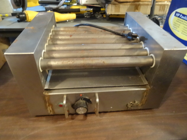lot 129 image: Star hotdog roller