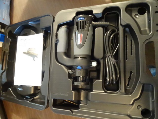 lot 142 image: Dremel Advantage Highspeed saw In box