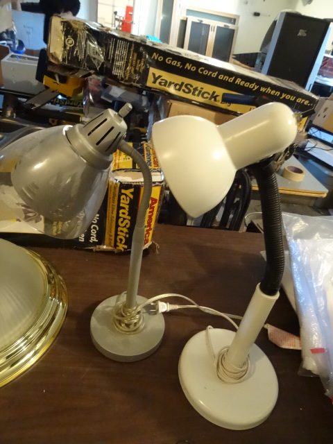 lot 157 image: 2 desk lamps