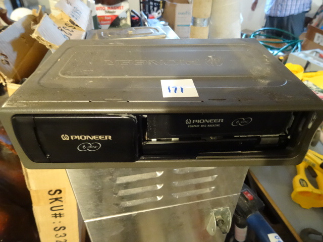 lot 171 image: Pioneer 6 cd changer