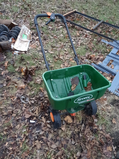 Scotts speedy green 3000 lawn spredder