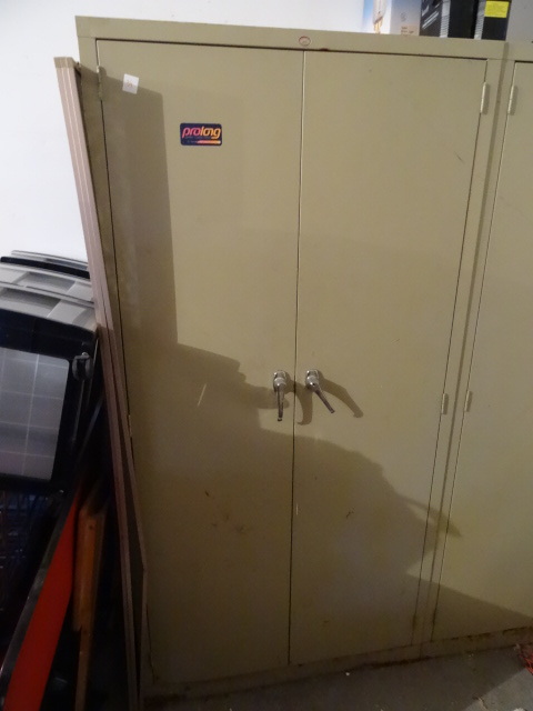 2 Door Metal cabinet 4 Shelf