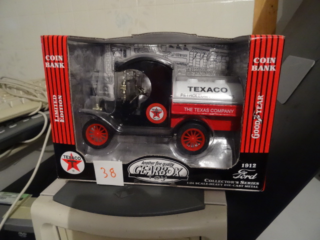Coin bank ford Collectable Texaco truck