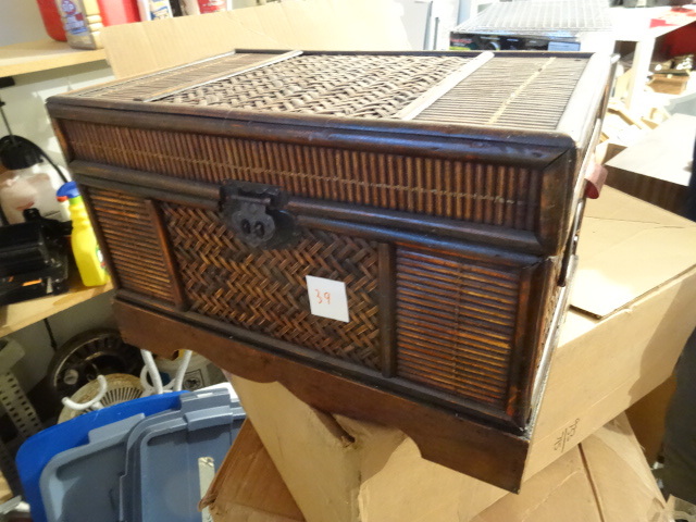 Woven brown box